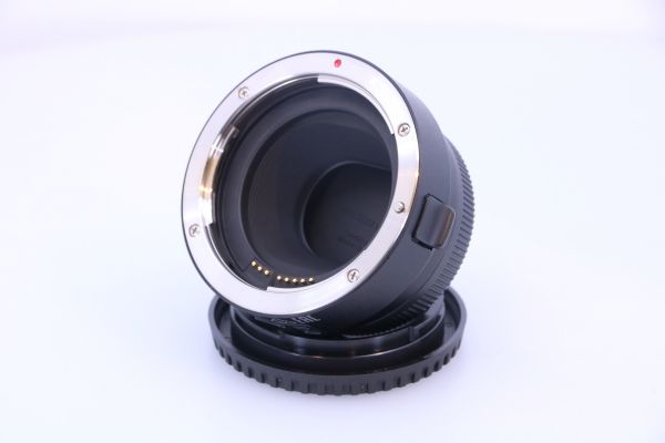 Mount Adapter EF-EOS M gebraucht in OVP / Zustand A / sehr gut / 1 Jahr Gewährleistung