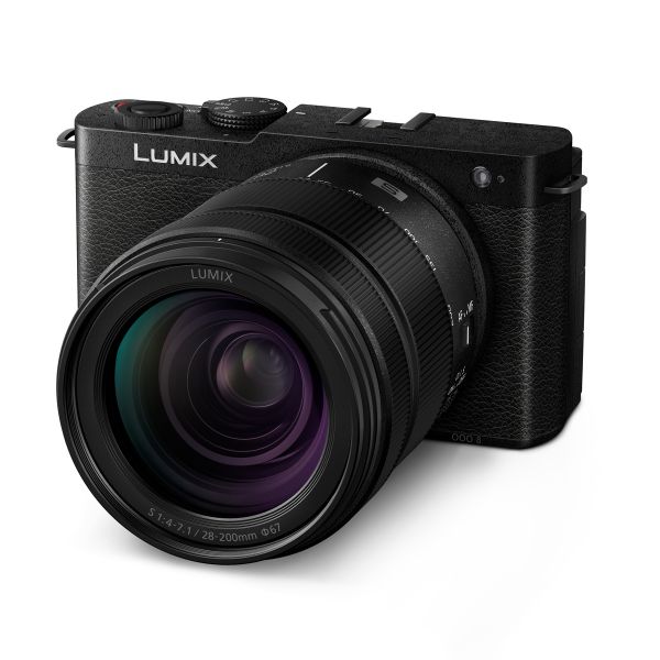 Lumix DC-S9 + S 28-200mm Jet Black