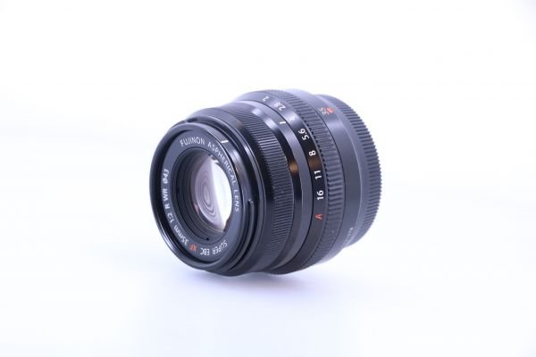 XF 35mm F2.0 WR schwarz / gebraucht ohne OVP / Zustand B+ / Gut / 1 Jahr Gewährleistung